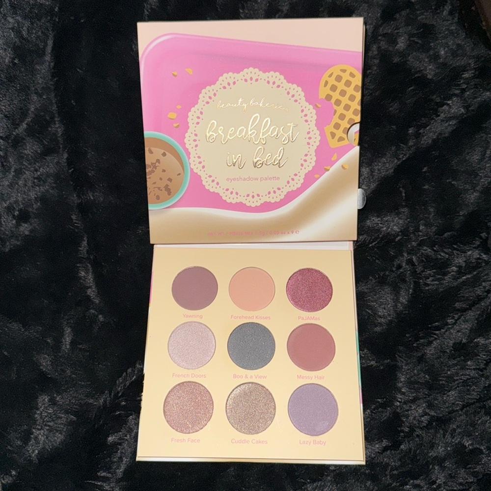 Beauty bakerie breakfast in bed eyeshadow 
Pallet